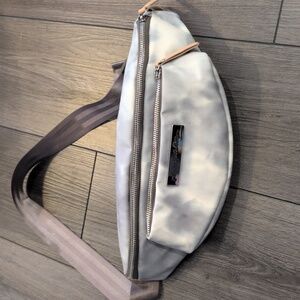 Petunia Pickle Bottom All-Around Belt Bag